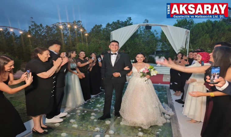 Ceyda ile Eren hayatlarını birleştirdi