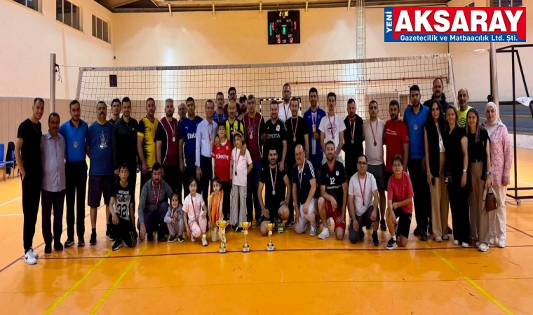 GÜZELYURT'TA KURUMLAR ARASI VOLEYBOL TURNUVASI Şampiyon belli oldu