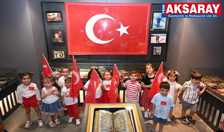 Her yaştan ziyaretçi müzeyi geziyor