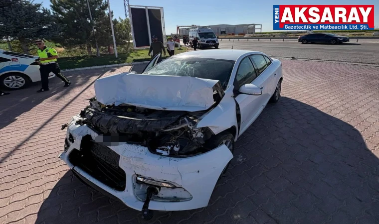 OTOMOBİL KAMYONA ARKADAN ÇARPTI  Aynı aileden 5 kişi yaralandı