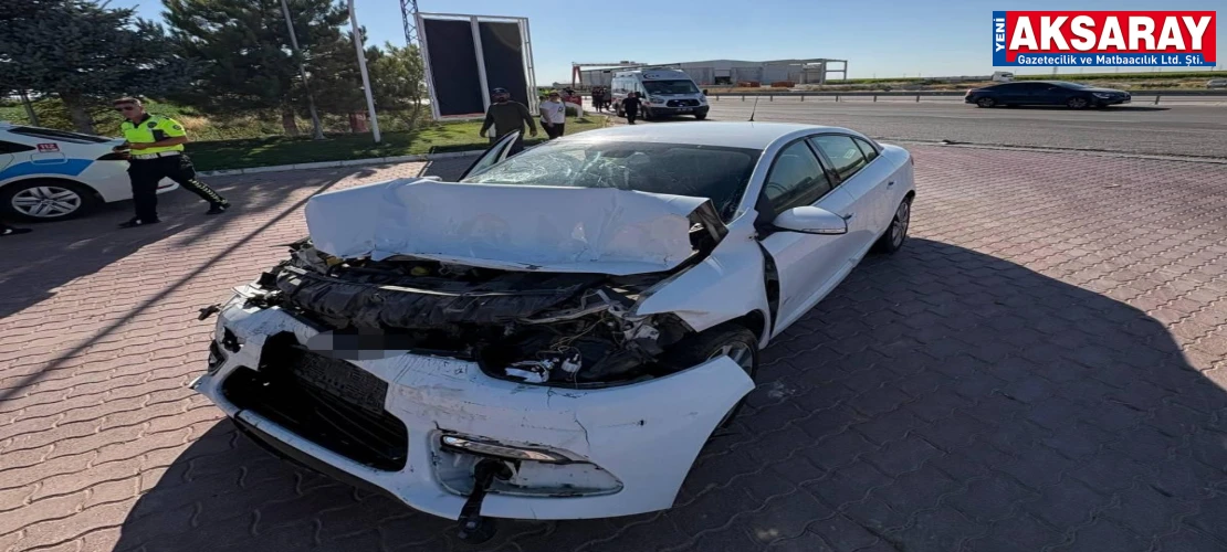 OTOMOBİL KAMYONA ARKADAN ÇARPTI  Aynı aileden 5 kişi yaralandı