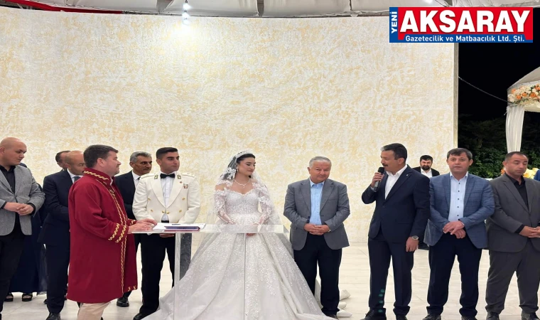 Protokol düğünde bir araya geldi