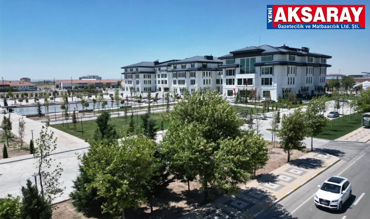 Yeni Belediye binası önüne Millet Bahçesi
