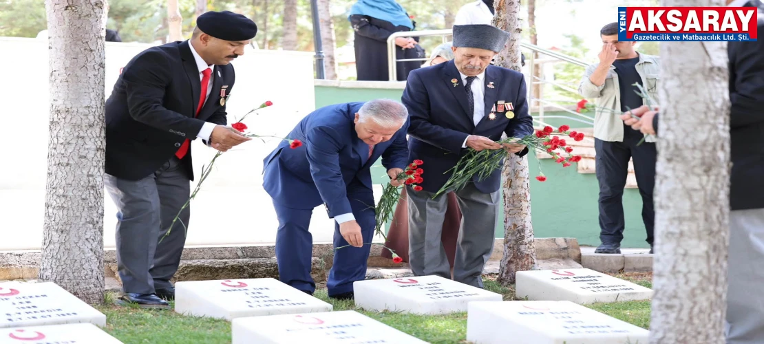 19 EYLÜL GAZİLER GÜNÜ Şehitliği ziyaret ettiler