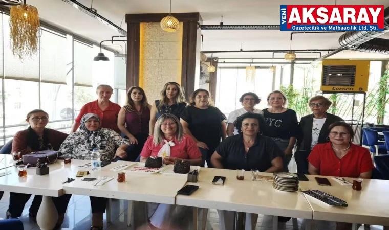 İYİ Partili kadınların "Bayrak Mitingi" hazırlığı