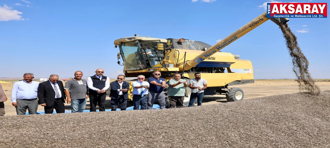 YEŞİLTEPE KASABASI’NDA PROTOKOLDE KATILDI Ayçiçeği Hasat Töreni yapıldı