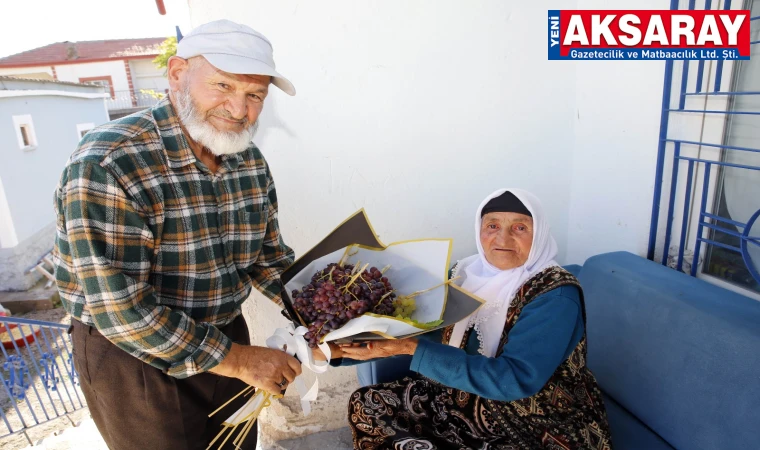Eşine her doğum gününde üzüm sepeti hediye ediyor