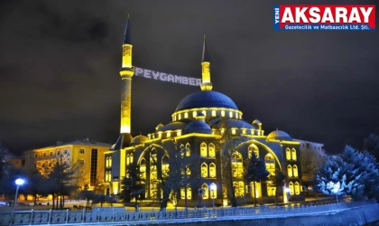 Mahyalar camileri süslüyor