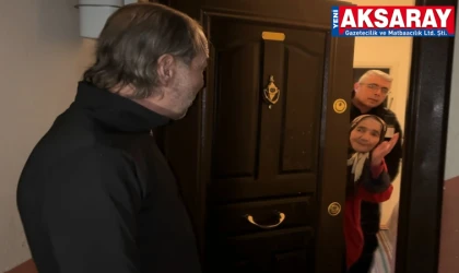ALZHEİMER ANNE KAPIYI AÇMAYINCA Oğul sokakta kaldı