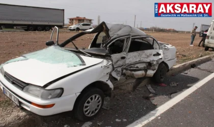 Otomobil ile kamyonet kavşakta çarpıştı 1 ÖLÜ 1 YARALI