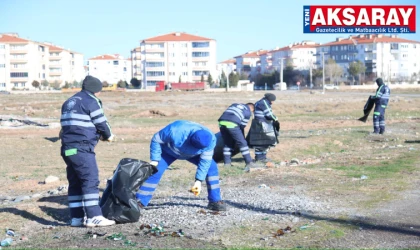 Temizlik ekipleri sahada