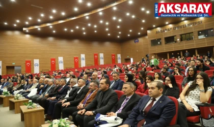 ÜNİVERSİTEDE KONFERANS  Yapay zekâya bilimsel bakış konuşuldu