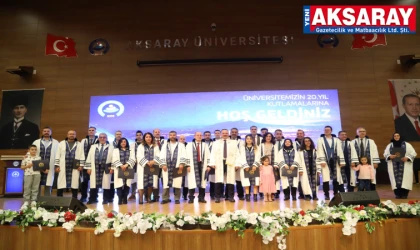 Ünvanda yükselen 102 akademisyen cübbe giydi