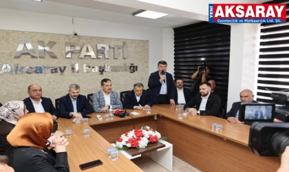 Ak kadrolar geleneksel bayramlaşmada buluştu