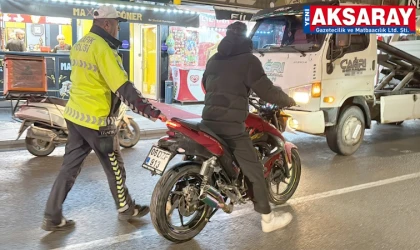 EHLİYET VE MOTORUNA EL KONDU Bekçilere egzoz patlattı, yakalanınca 62 bin lira ceza yedi