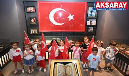 Her yaştan ziyaretçi müzeyi geziyor