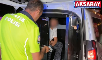 Polis ehliyet ve kimlik istedi, alkollü sürücü, "150 TL param var" dedi