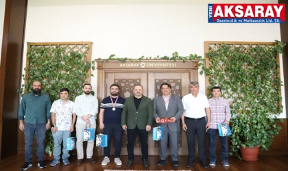 Satranç turnuvasında dereceye girenler ödüllendirildi