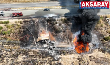 MADENİ YAĞ YÜKLÜ TIR ŞARAMPOLE DEVRİLDİ Şoför yanarak hayatını kaybetti